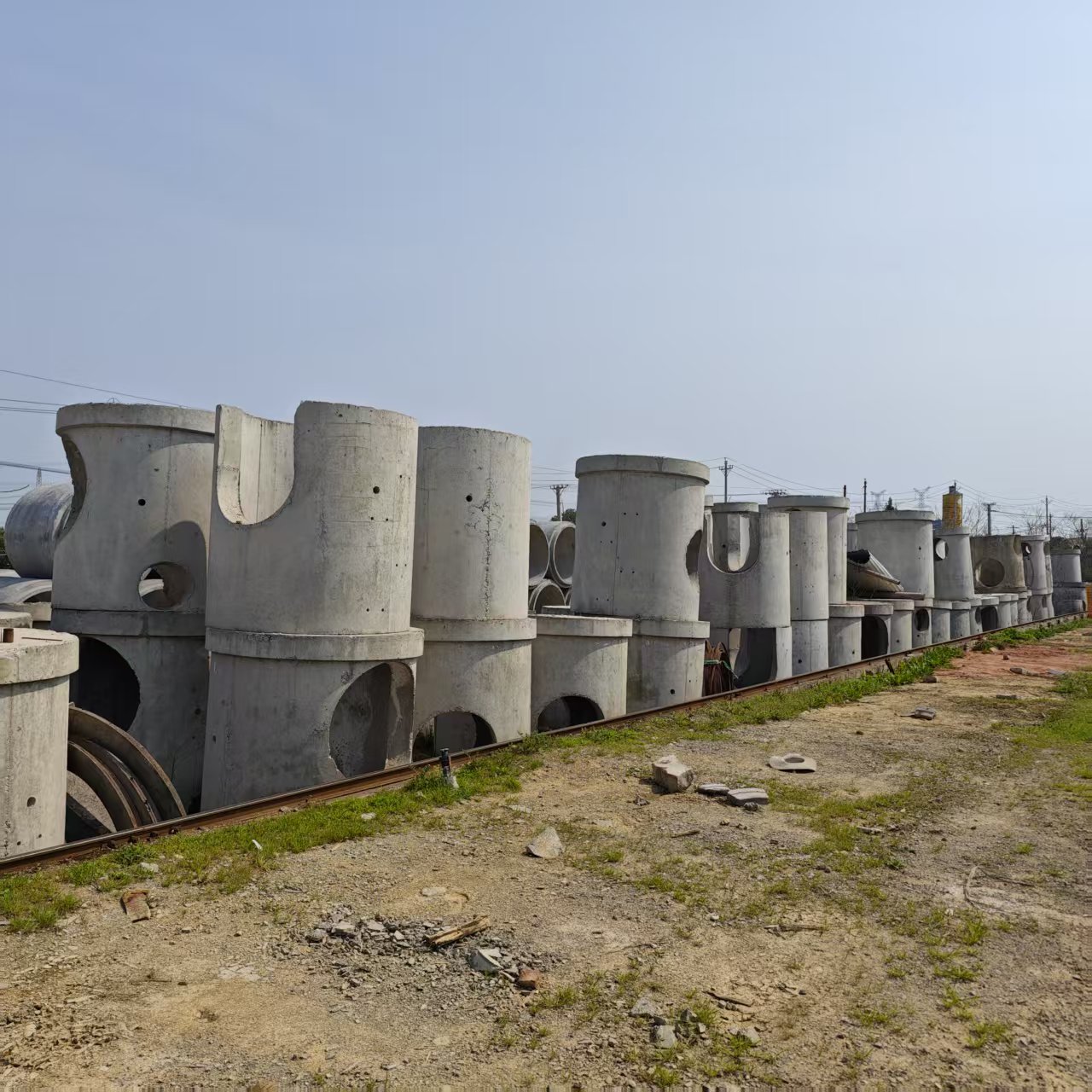 武汉群瑞欣水泥制品 - 预制圆井室（内径1500mm净空高1800mm盖板和底厚200mm合计高度2200mm高度可预制）